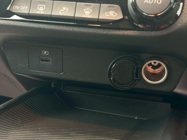 ノート Ｘ　ＦＯＵＲ　ナビ／バックカメラ／シートヒーター／ＥＴＣ／ステアリングヒーター／スマートキー／オートエアコン／オートブレーキホールド／ドラレコ／オートハイビーム／オートライト／ＵＳＢ／クリアランスソナー（13枚目）