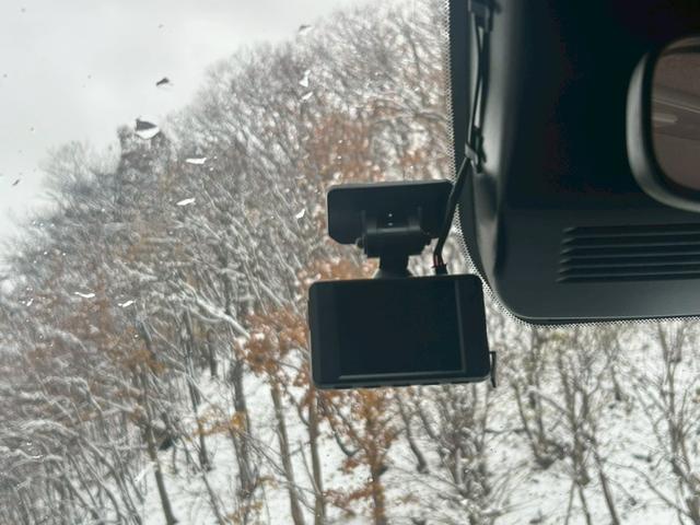 ノート Ｘ　ＦＯＵＲ　ナビ／バックカメラ／シートヒーター／ＥＴＣ／ステアリングヒーター／スマートキー／オートエアコン／オートブレーキホールド／ドラレコ／オートハイビーム／オートライト／ＵＳＢ／クリアランスソナー（15枚目）