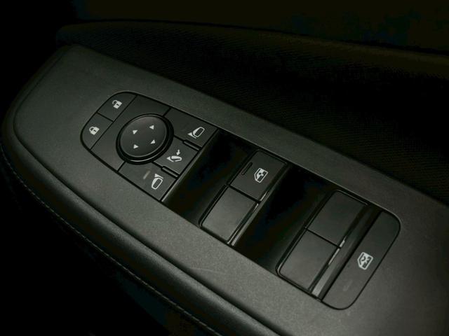 ノート Ｘ　ＦＯＵＲ　ナビ／バックカメラ／シートヒーター／ＥＴＣ／ステアリングヒーター／スマートキー／オートエアコン／オートブレーキホールド／ドラレコ／オートハイビーム／オートライト／ＵＳＢ／クリアランスソナー（36枚目）