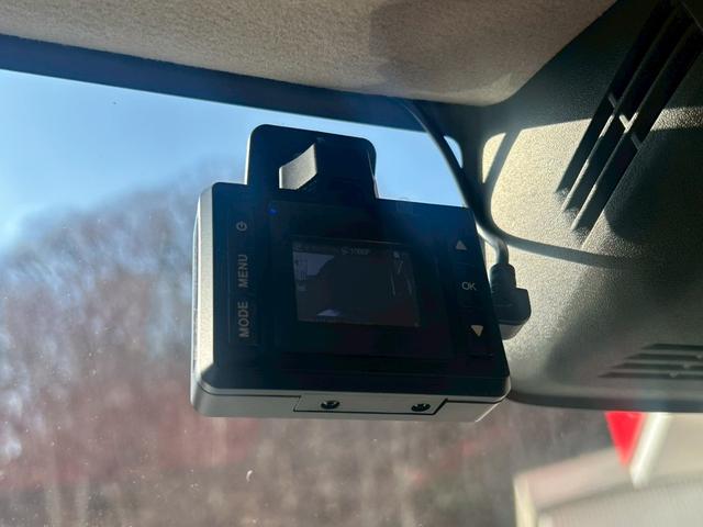 ジムニー ＸＣ　ナビ／Ｂカメラ／ＴＶ／パーキングセンサー／ドラレコ／スズキセーフティサポート／ＬＥＤヘッドライト／クルーズコントロール／シートヒーター／ＡＡＣ／ヒルディセント／横滑り防止／純正ＡＷ／電動格納ミラー（11枚目）