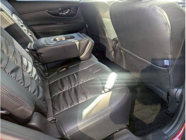 エクストレイル ２０Ｘｉ　プロパイロット／ＬＥＤヘッドライト／アラウンドビューモニター／パワーバックドア／スマートキー／プッシュスタート／シートヒーター／オートエアコン／４ＷＤ／横滑り防止（30枚目）