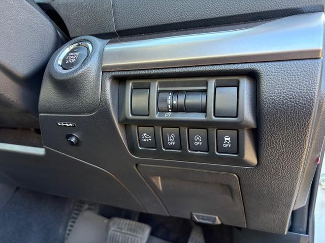 レガシィアウトバック ベースグレード　・ワンオーナー・レザーシート・夏冬タイヤ付き・純正ナビ・フルセグＴＶ・バックカメラ・衝突軽減ブレーキ・クルーズコントロール・Ｂｌｕｅｔｏｏｔｈ・パドルシフト・パワーシート・シートヒーター・ＥＴＣ（10枚目）