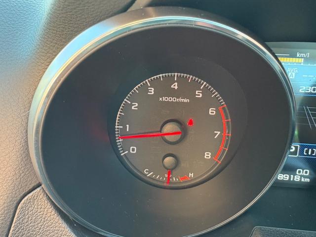 レガシィアウトバック ベースグレード　・ワンオーナー・レザーシート・夏冬タイヤ付き・純正ナビ・フルセグＴＶ・バックカメラ・衝突軽減ブレーキ・クルーズコントロール・Ｂｌｕｅｔｏｏｔｈ・パドルシフト・パワーシート・シートヒーター・ＥＴＣ（27枚目）