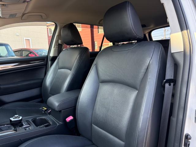 レガシィアウトバック ベースグレード　・ワンオーナー・レザーシート・夏冬タイヤ付き・純正ナビ・フルセグＴＶ・バックカメラ・衝突軽減ブレーキ・クルーズコントロール・Ｂｌｕｅｔｏｏｔｈ・パドルシフト・パワーシート・シートヒーター・ＥＴＣ（38枚目）