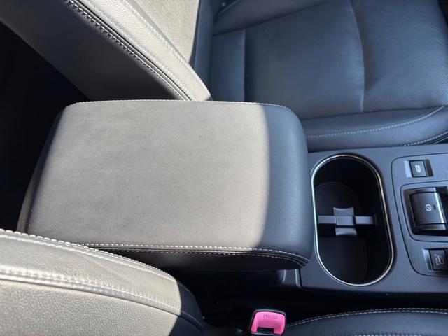 レガシィアウトバック ベースグレード　・ワンオーナー・レザーシート・夏冬タイヤ付き・純正ナビ・フルセグＴＶ・バックカメラ・衝突軽減ブレーキ・クルーズコントロール・Ｂｌｕｅｔｏｏｔｈ・パドルシフト・パワーシート・シートヒーター・ＥＴＣ（53枚目）