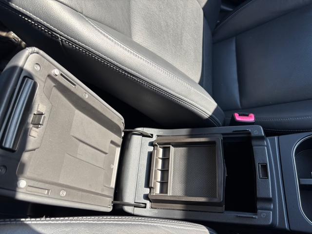 レガシィアウトバック ベースグレード　・ワンオーナー・レザーシート・夏冬タイヤ付き・純正ナビ・フルセグＴＶ・バックカメラ・衝突軽減ブレーキ・クルーズコントロール・Ｂｌｕｅｔｏｏｔｈ・パドルシフト・パワーシート・シートヒーター・ＥＴＣ（54枚目）