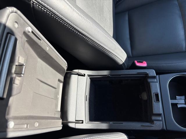 レガシィアウトバック ベースグレード　・ワンオーナー・レザーシート・夏冬タイヤ付き・純正ナビ・フルセグＴＶ・バックカメラ・衝突軽減ブレーキ・クルーズコントロール・Ｂｌｕｅｔｏｏｔｈ・パドルシフト・パワーシート・シートヒーター・ＥＴＣ（55枚目）