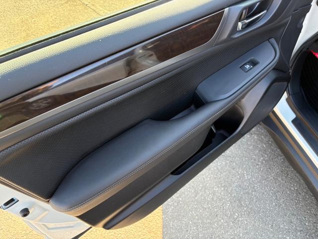 レガシィアウトバック ベースグレード　・ワンオーナー・レザーシート・夏冬タイヤ付き・純正ナビ・フルセグＴＶ・バックカメラ・衝突軽減ブレーキ・クルーズコントロール・Ｂｌｕｅｔｏｏｔｈ・パドルシフト・パワーシート・シートヒーター・ＥＴＣ（57枚目）