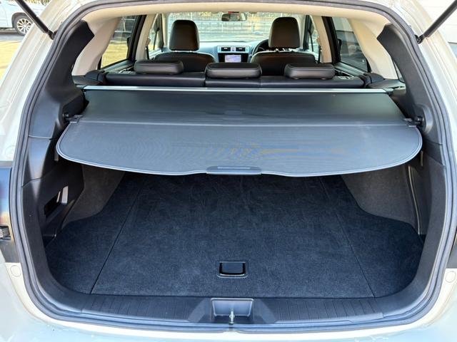 レガシィアウトバック ベースグレード　・ワンオーナー・レザーシート・夏冬タイヤ付き・純正ナビ・フルセグＴＶ・バックカメラ・衝突軽減ブレーキ・クルーズコントロール・Ｂｌｕｅｔｏｏｔｈ・パドルシフト・パワーシート・シートヒーター・ＥＴＣ（63枚目）