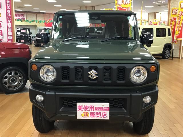ジムニー ＸＣ　４ＷＤ　届出済未使用車　衝突軽減装置　オートライト　プッシュスタートボタン　ＬＥＤヘッドライト　アイドリングストップ　シートヒーター　オートエアコン　レーンアシスト　１６インチアルミホイール（3枚目）