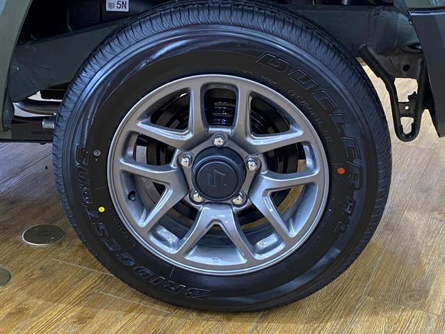 ジムニー ＸＣ　４ＷＤ　届出済未使用車　衝突軽減装置　オートライト　プッシュスタートボタン　ＬＥＤヘッドライト　アイドリングストップ　シートヒーター　オートエアコン　レーンアシスト　１６インチアルミホイール（10枚目）