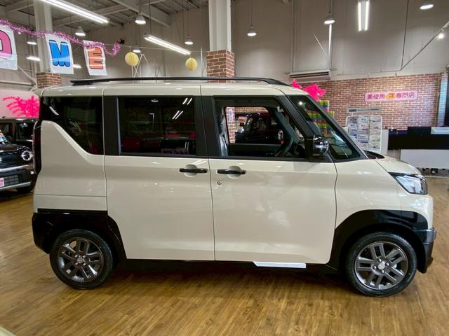 デリカミニ Ｔ　プレミアム　４ＷＤ　ターボ　アダプティクルーズコントロール　ヒルディセントコントロール　障害物センサー　レーンキープアシスト　アクセル踏み間違い防止装置　バックカメラ　オートマチックハイビーム　盗難防止装置（5枚目）