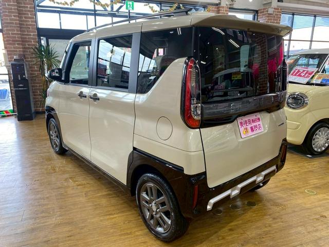 デリカミニ Ｔ　プレミアム　４ＷＤ　ターボ　アダプティクルーズコントロール　ヒルディセントコントロール　障害物センサー　レーンキープアシスト　アクセル踏み間違い防止装置　バックカメラ　オートマチックハイビーム　盗難防止装置（8枚目）
