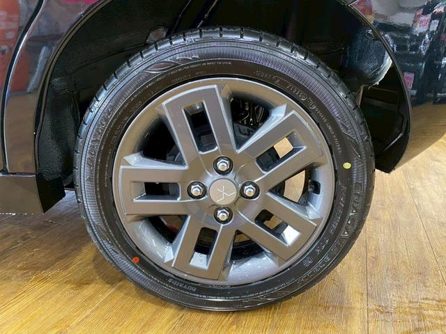 デリカミニ Ｔ　プレミアム　４ＷＤ　ターボ　アダプティクルーズコントロール　ヒルディセントコントロール　障害物センサー　レーンキープアシスト　アクセル踏み間違い防止装置　バックカメラ　オートマチックハイビーム　盗難防止装置（13枚目）