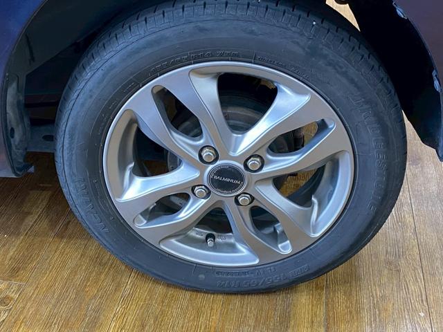 ムーヴ Ｌ　４ＷＤ　車検２年付き　オートエアコン　ＣＤ／ラジオ付き　パワーウインド　両席エアバック　寒冷地仕様　キーレスエントリー（8枚目）