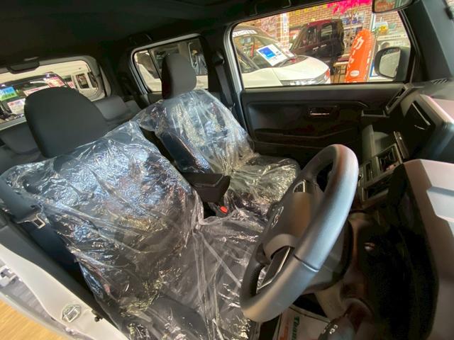 タフト Ｇ　クロムベンチャー　４ＷＤ　アクセル踏み間違い防止装置　衝突被害軽減ブレーキ　レーンキープアシスト　横滑り防止装置　アダプティヘッドライト　アダプティクルーズコントロール　障害物センサー　オートマチックハイビーム（16枚目）
