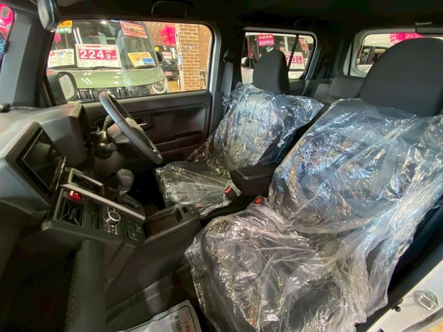 タフト Ｇ　クロムベンチャー　４ＷＤ　アクセル踏み間違い防止装置　衝突被害軽減ブレーキ　レーンキープアシスト　横滑り防止装置　アダプティヘッドライト　アダプティクルーズコントロール　障害物センサー　オートマチックハイビーム（22枚目）