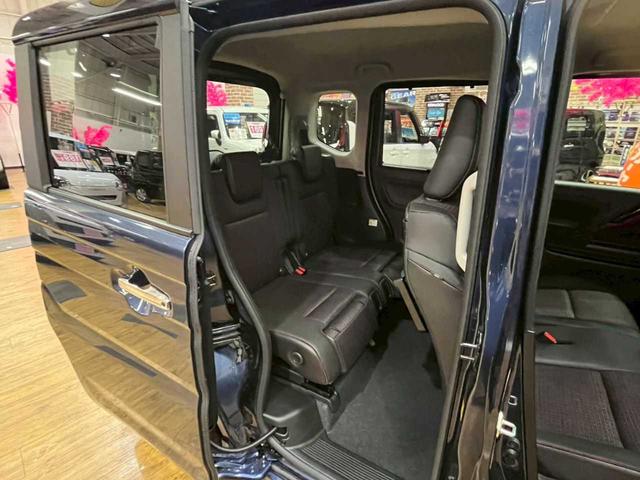 スペーシアカスタム ハイブリッドＸＳ　４ＷＤ　運転席・助手席側パワースライドドア　ＡＢＳ　アイドリングストップ　運転席・助手席シートヒーター　衝突被害軽減システム　クリアランスソナー　ＬＥＤヘッドライト　スマートキー　プッシュスタート（18枚目）
