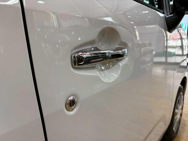 ワゴンＲスマイル ハイブリッドＸ　４ＷＤ　運転席・助手席パワースライドドア　レーンキープアシスト　障害物センサー　アクセル踏み間違い防止装置　オートマチックハイビーム　盗難防止装置　運転席・助手席シートヒーター　スマートキー　ＡＢＳ（10枚目）