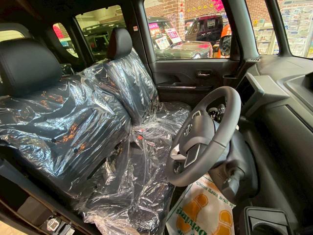 タント カスタムＲＳ　４ＷＤ　両側電動スライドドア　バックカメラ　衝突被害軽減ブレーキ　　レーンキープアシスト　横滑り防止装置　運転席・助手席シートヒーター　障害物センサー　オートマチックハイビーム（15枚目）