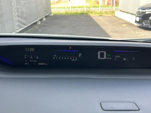 ステップワゴンスパーダ スパーダホンダセンシング　車検整備付　純正９インチナビ　ドラレコ　フルセグ　リアカメラ　ＥＴＣ（13枚目）