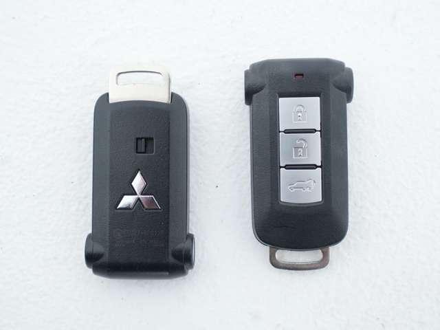 エクリプスクロスPHEV P 電気温水式ヒーター 電動サンルーフ ルーフレール スカッフプレート マルチアラウンドモニター電動シート 純正スマホ連携ナビ 1500W給電 ヘッドアップディスプレイ(22枚目)