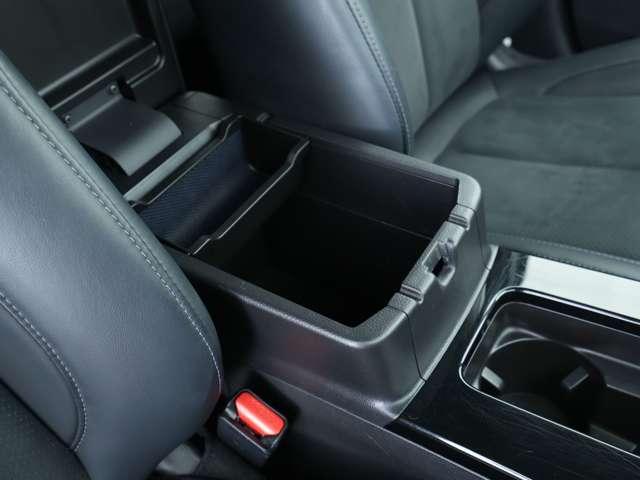 エクリプスクロス ブラックエディション 電動サンルーフ 純正スマホ連携8インチナビ マルチアラウンドモニター ヘッドアップディスプレイ 電動リアゲート ハーフレザーシート ブラインドスポットモニター(26枚目)