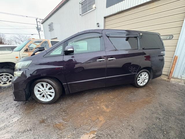 ヴェルファイア ２．４Ｚ　プラチナムセレクション　４ＷＤ・７人乗り・両側電動パワースライドドア・ＥＴＣ・ＨＩＤヘットライト・オットマンパワーバックドア・フリップダウンモニター・社外ナビ・ＴＶ・車検整備付き（6枚目）