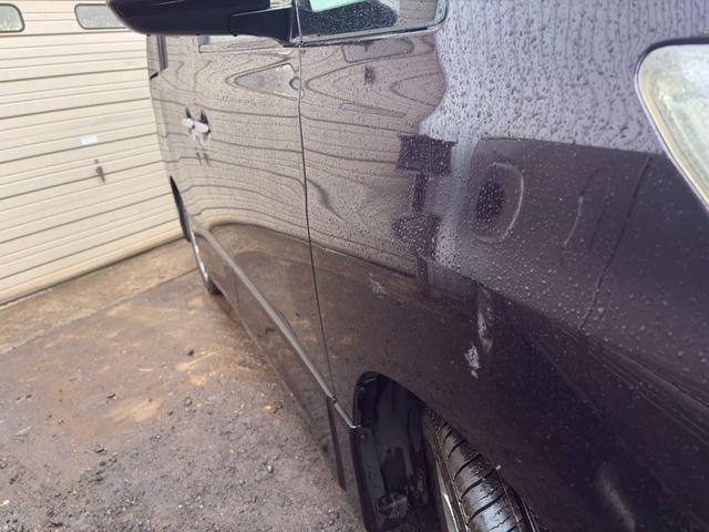 ヴェルファイア ２．４Ｚ　プラチナムセレクション　４ＷＤ・７人乗り・両側電動パワースライドドア・ＥＴＣ・ＨＩＤヘットライト・オットマンパワーバックドア・フリップダウンモニター・社外ナビ・ＴＶ・車検整備付き（14枚目）