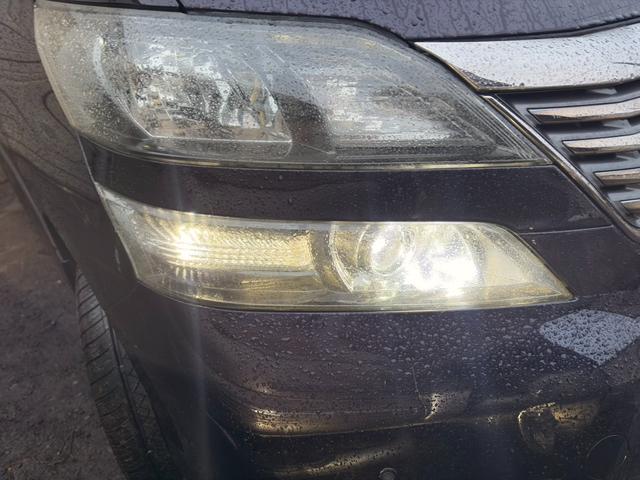 ヴェルファイア ２．４Ｚ　プラチナムセレクション　４ＷＤ・７人乗り・両側電動パワースライドドア・ＥＴＣ・ＨＩＤヘットライト・オットマンパワーバックドア・フリップダウンモニター・社外ナビ・ＴＶ・車検整備付き（15枚目）