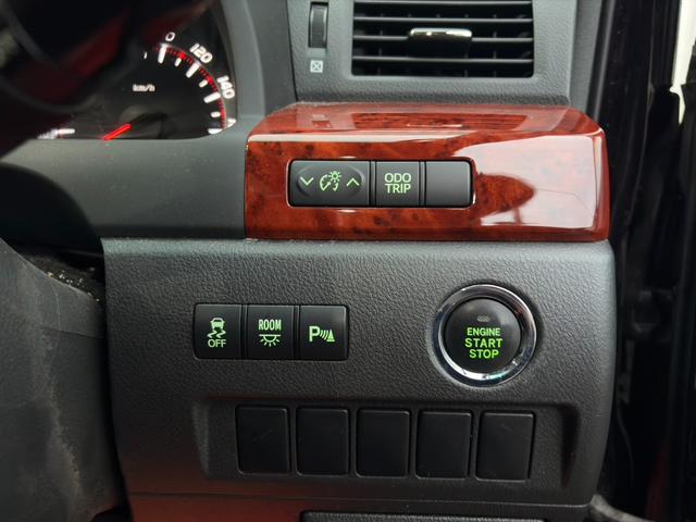 ヴェルファイア ２．４Ｚ　プラチナムセレクション　４ＷＤ・７人乗り・両側電動パワースライドドア・ＥＴＣ・ＨＩＤヘットライト・オットマンパワーバックドア・フリップダウンモニター・社外ナビ・ＴＶ・車検整備付き（42枚目）