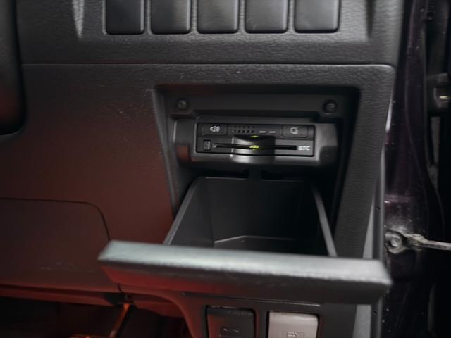 ヴェルファイア ２．４Ｚ　プラチナムセレクション　４ＷＤ・７人乗り・両側電動パワースライドドア・ＥＴＣ・ＨＩＤヘットライト・オットマンパワーバックドア・フリップダウンモニター・社外ナビ・ＴＶ・車検整備付き（44枚目）