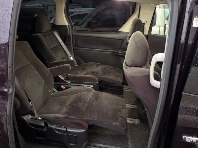 ヴェルファイア ２．４Ｚ　プラチナムセレクション　４ＷＤ・７人乗り・両側電動パワースライドドア・ＥＴＣ・ＨＩＤヘットライト・オットマンパワーバックドア・フリップダウンモニター・社外ナビ・ＴＶ・車検整備付き（59枚目）