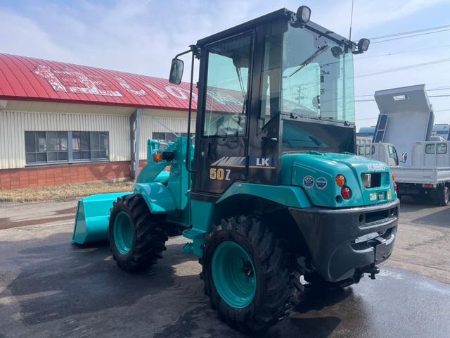 日本 　コベルコ　タイヤショベルＬＫ５０Ｚ－５　全塗装済み　０．５立米　バケット幅１６９ｃｍ　使用時間３１４３ＨＲ（4枚目）