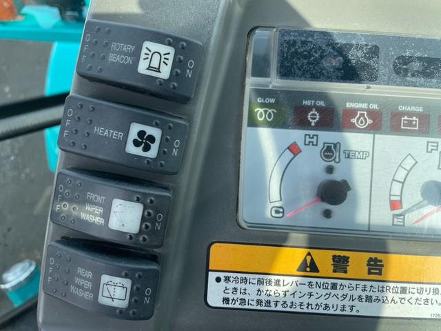 日本 　コベルコ　タイヤショベルＬＫ５０Ｚ－５　全塗装済み　０．５立米　バケット幅１６９ｃｍ　使用時間３１４３ＨＲ（50枚目）