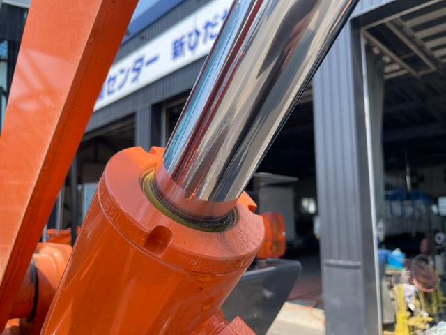 日本 　日立　ホイールローダー　ＺＷ８０Ｓ－５Ｂ　０．９立米　　検令和８年１１月　バケット幅１９９ｃｍ　使用時間１４４時間　スパイクタイヤ装着　ダブルヒーター　ＡＭ／ＦＭラジオ　ＵＳＢ　Ｂｌｕｅｔｏｏｔｈ（62枚目）