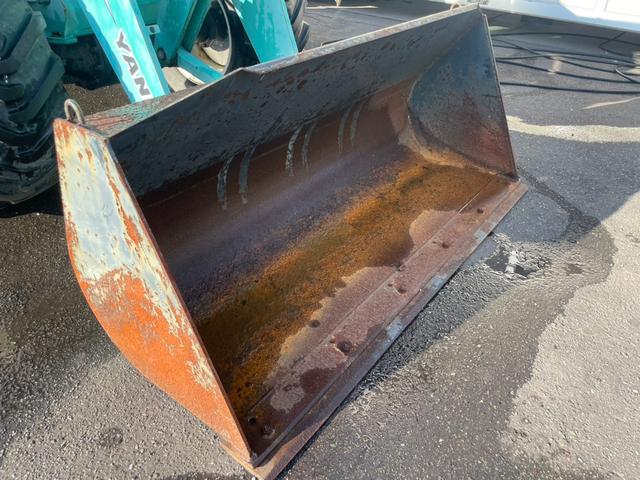 日本 ヤンマー V4-6 0.5立米 バケット幅169cm アワーメーター215時間(11枚目)