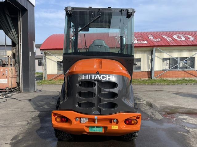 日本 タイヤショベル ZW30-5B 0.4立米 バケット幅169cm 使用時間16時間 スノータイヤ装着 ダブルヒーター仕様 AM/FMラジオ USB Bluetooth(6枚目)