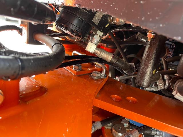 日本 タイヤショベル ZW30-5B 0.4立米 バケット幅169cm 使用時間16時間 スノータイヤ装着 ダブルヒーター仕様 AM/FMラジオ USB Bluetooth(27枚目)