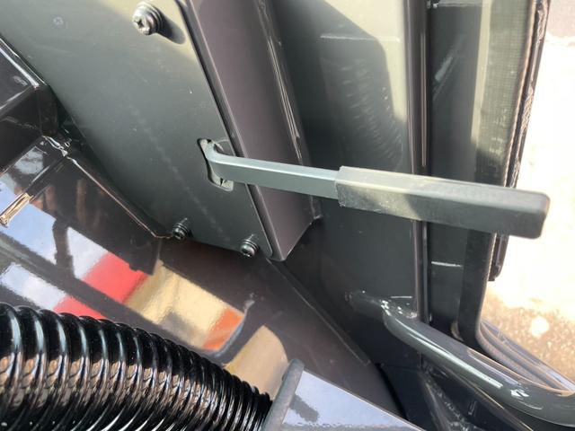 日本 タイヤショベル ZW30-5B 0.4立米 バケット幅169cm 使用時間16時間 スノータイヤ装着 ダブルヒーター仕様 AM/FMラジオ USB Bluetooth(52枚目)