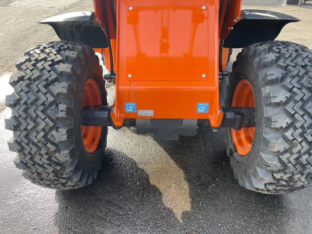 日本 タイヤショベル ZW30-5B 0.4立米 バケット幅169cm 使用時間16時間 スノータイヤ装着 ダブルヒーター仕様 AM/FMラジオ USB Bluetooth(56枚目)