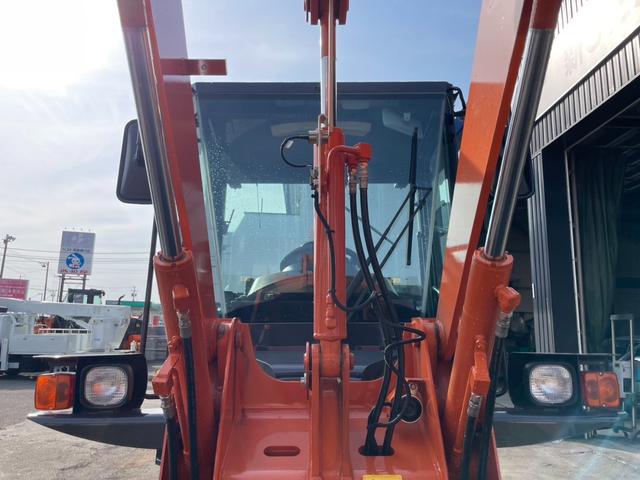 日本 タイヤショベル ZW30-5B 0.4立米 バケット幅169cm 使用時間16時間 スノータイヤ装着 ダブルヒーター仕様 AM/FMラジオ USB Bluetooth(57枚目)