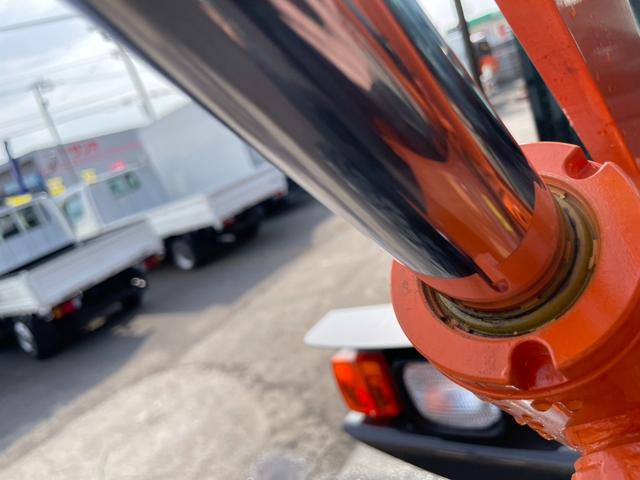 日本 タイヤショベル ZW30-5B 0.4立米 バケット幅169cm 使用時間16時間 スノータイヤ装着 ダブルヒーター仕様 AM/FMラジオ USB Bluetooth(59枚目)