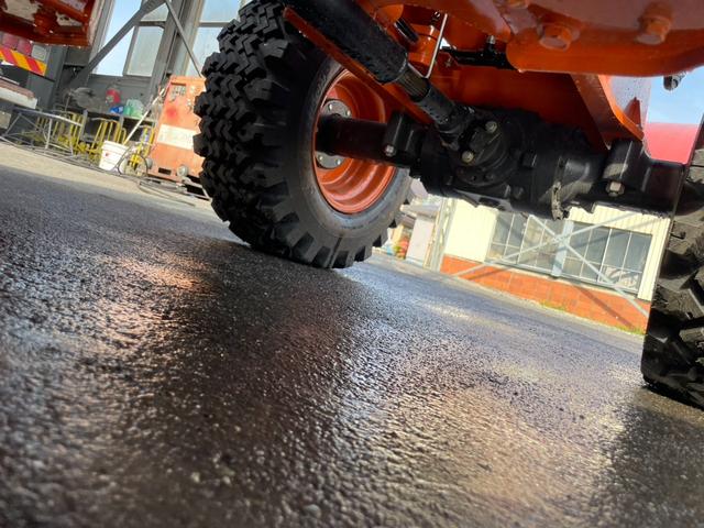 日本 タイヤショベル ZW30-5B 0.4立米 バケット幅169cm 使用時間16時間 スノータイヤ装着 ダブルヒーター仕様 AM/FMラジオ USB Bluetooth(64枚目)