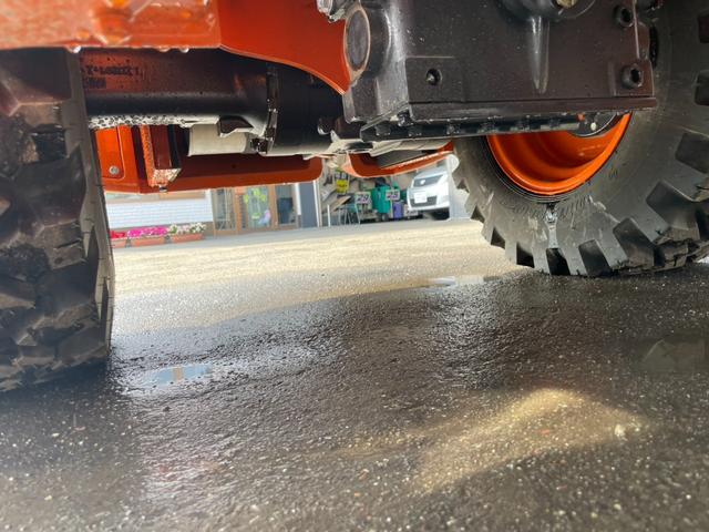 日本 タイヤショベル ZW30-5B 0.4立米 バケット幅169cm 使用時間16時間 スノータイヤ装着 ダブルヒーター仕様 AM/FMラジオ USB Bluetooth(67枚目)