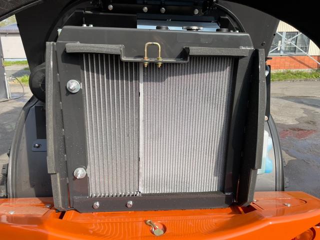 日本 タイヤショベル ZW30-5B 0.4立米 バケット幅169cm 使用時間16時間 スノータイヤ装着 ダブルヒーター仕様 AM/FMラジオ USB Bluetooth(69枚目)