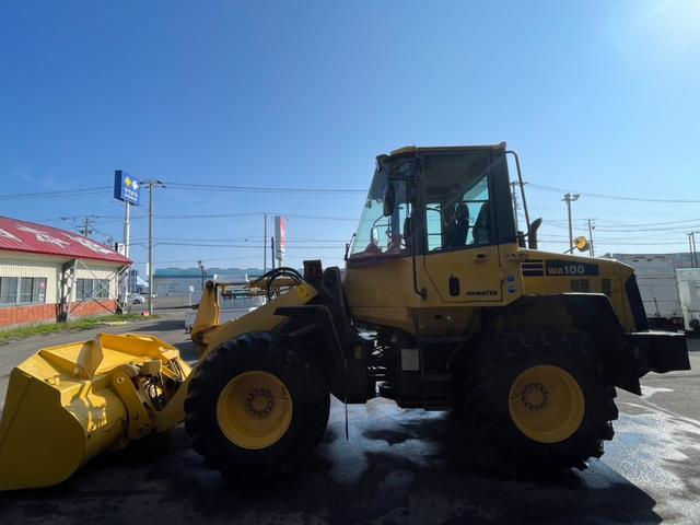 日本 　コマツ　ＷＡ１００－６Ｙ　１．３立米　大型タイヤショベル　ワンタッチカプラ　ノーマルバケット付き　スパイクタイヤ装着　エアコン（18枚目）