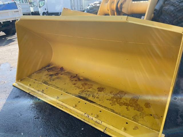 日本 　コマツ　ＷＡ１００－６Ｙ　１．３立米　大型タイヤショベル　ワンタッチカプラ　ノーマルバケット付き　スパイクタイヤ装着　エアコン（26枚目）