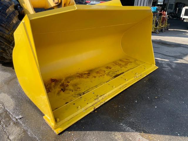日本 　コマツ　ＷＡ１００－６Ｙ　１．３立米　大型タイヤショベル　ワンタッチカプラ　ノーマルバケット付き　スパイクタイヤ装着　エアコン（28枚目）