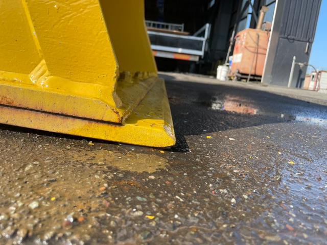 日本 　コマツ　ＷＡ１００－６Ｙ　１．３立米　大型タイヤショベル　ワンタッチカプラ　ノーマルバケット付き　スパイクタイヤ装着　エアコン（29枚目）